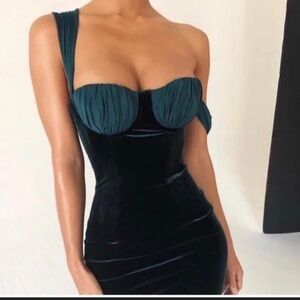 House of CB Eleanora Green Velvet Dress size S NWT